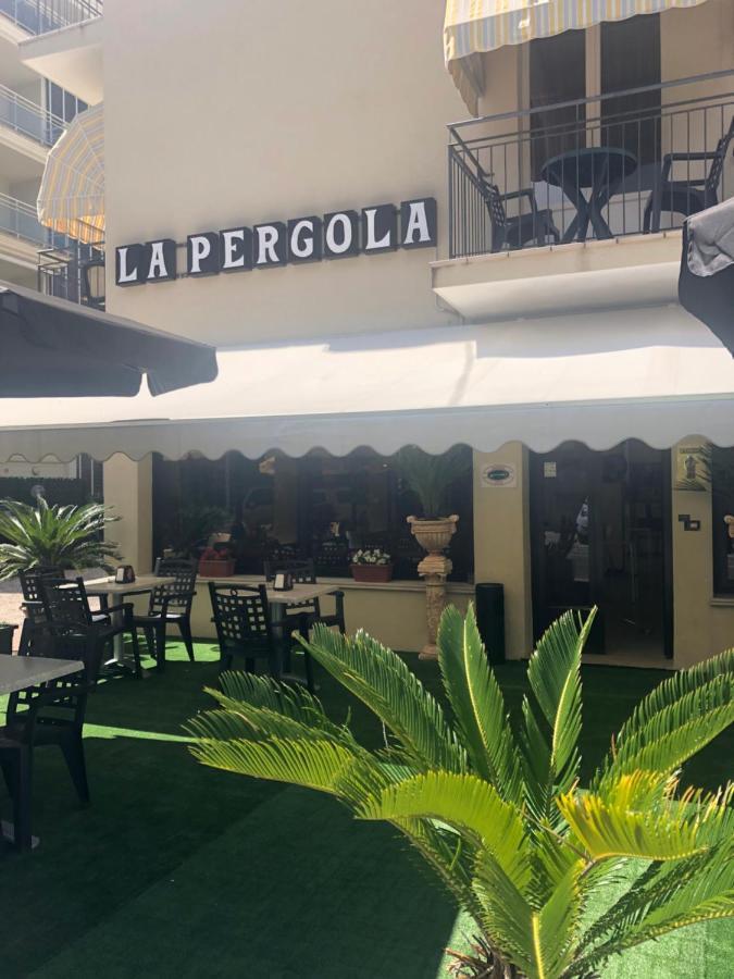 Hotel La Pergola Bellaria-Igea Marina Bagian luar foto