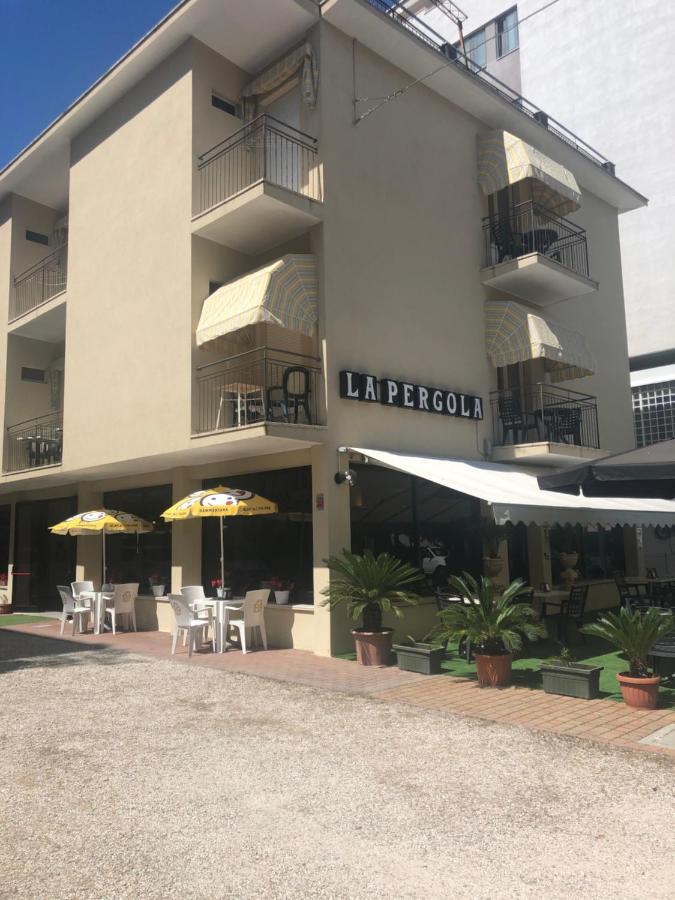 Hotel La Pergola Bellaria-Igea Marina Bagian luar foto