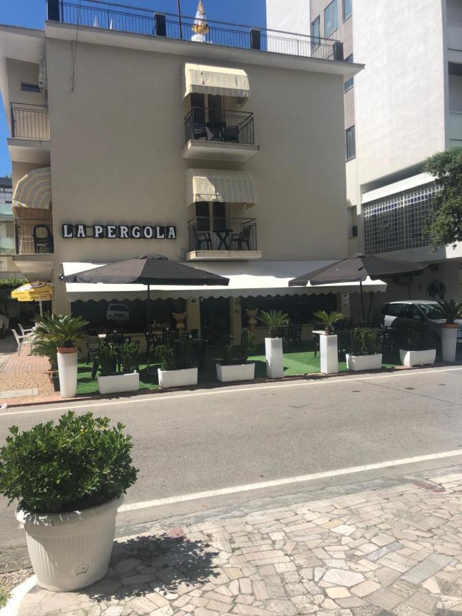 Hotel La Pergola Bellaria-Igea Marina Bagian luar foto
