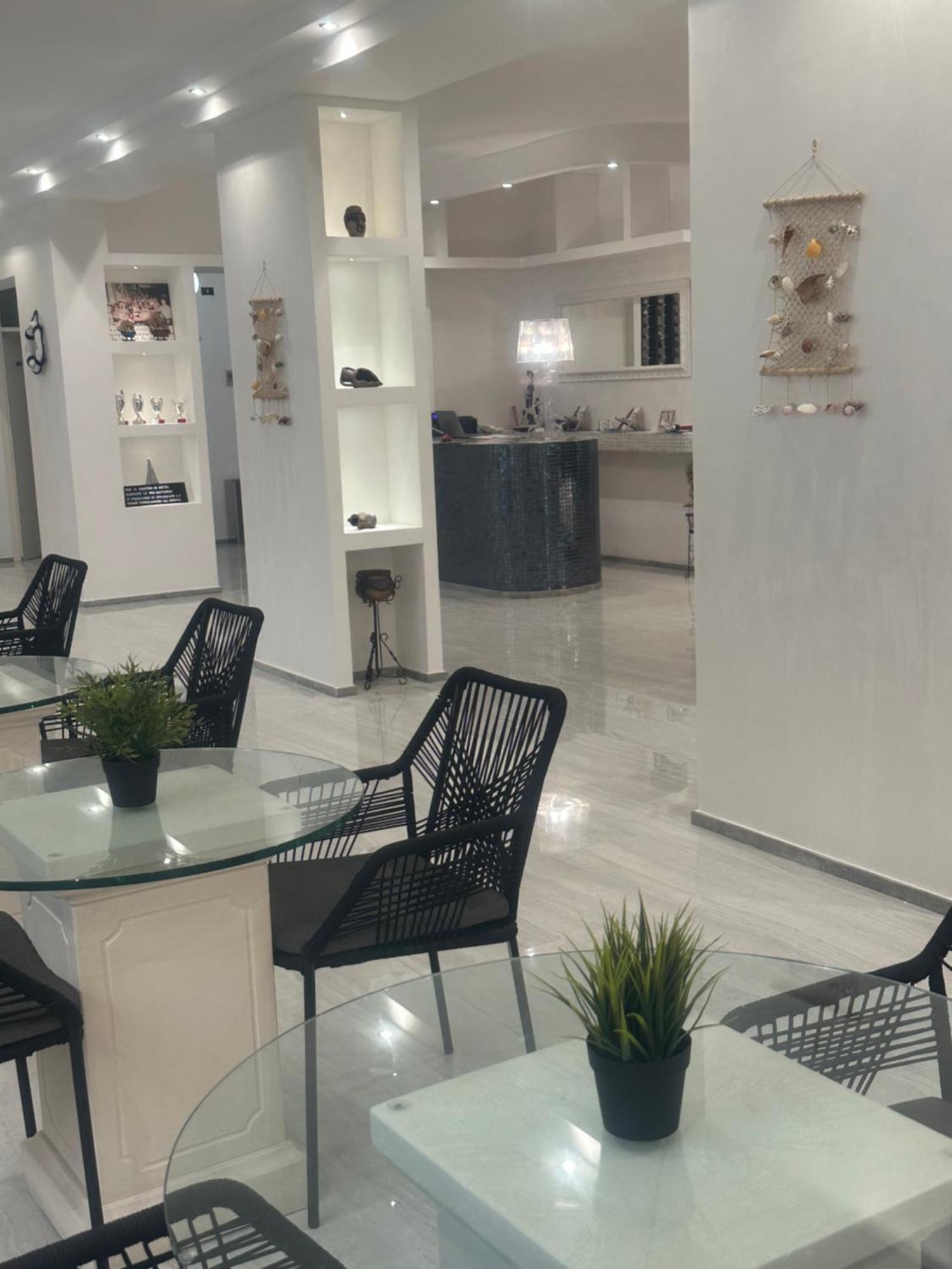 Hotel La Pergola Bellaria-Igea Marina Bagian luar foto